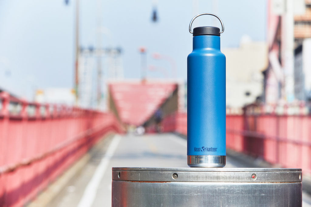 Thermos borraccia termica da 2 litri in città